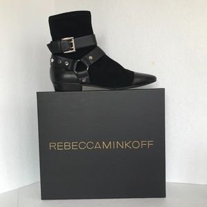 ANKLE BOOTS